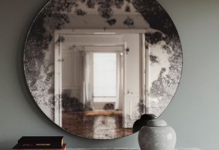 Antiker Spiegel In Runder Form