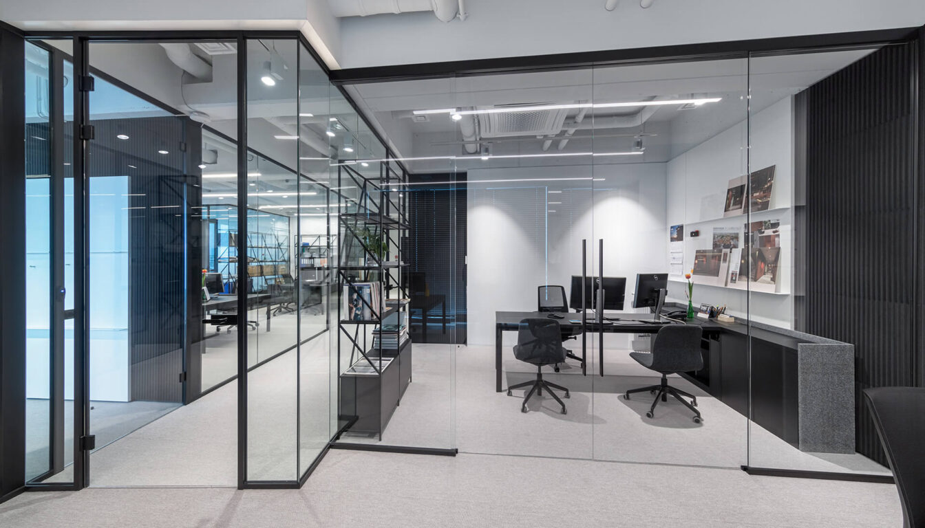 MKM Üveg Design Kft. - Irodafalak