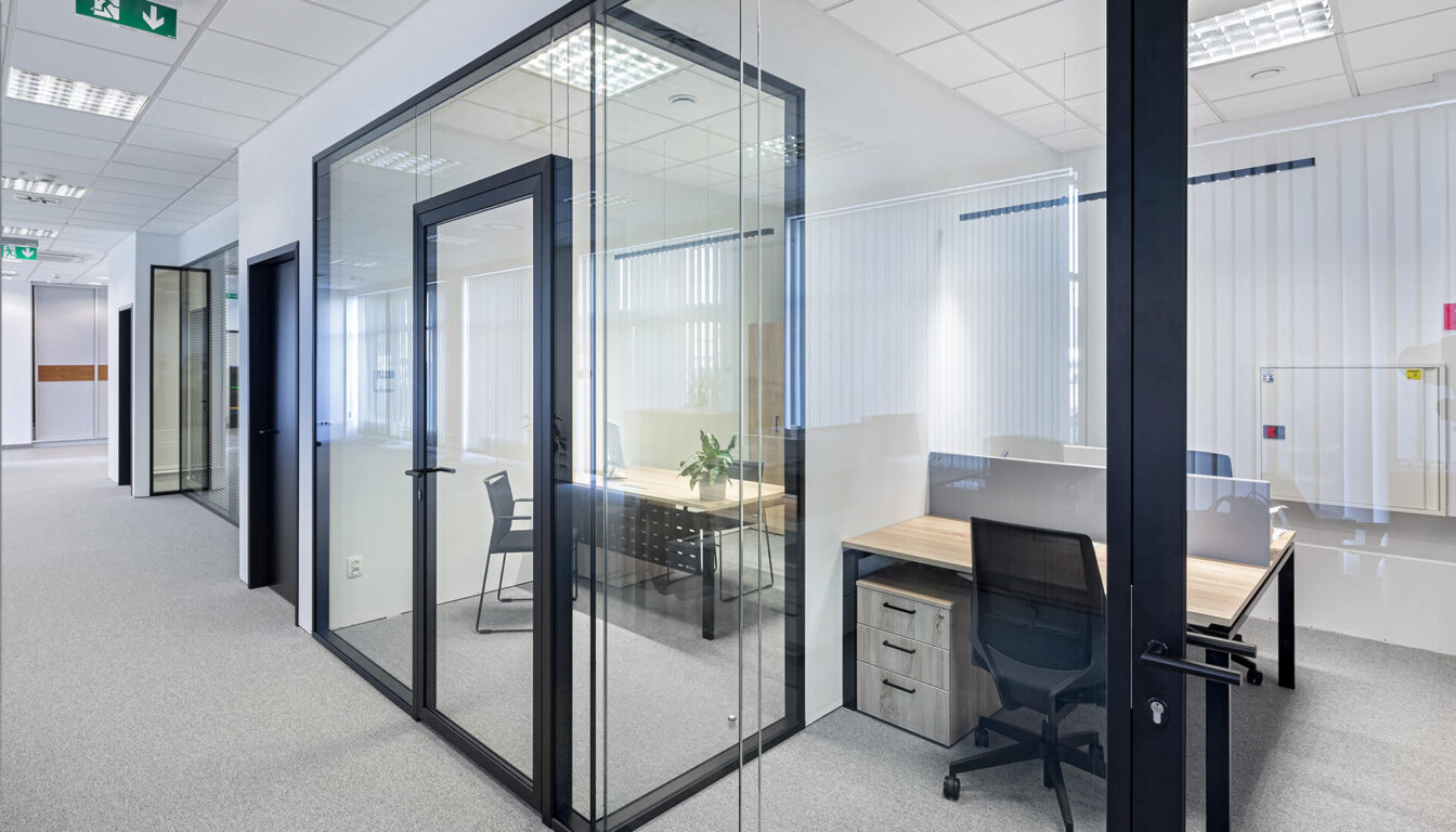 MKM Üveg Design Kft. - Irodafalak