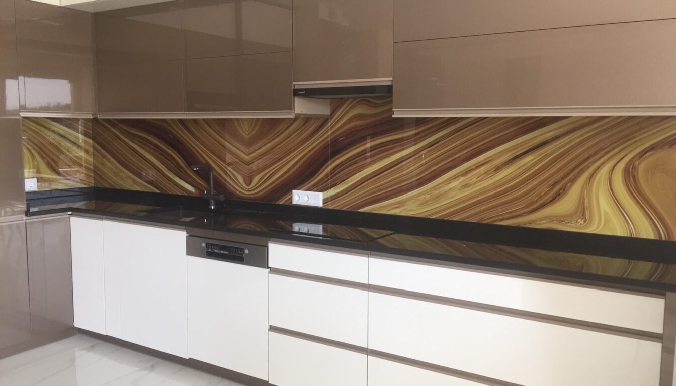 MKM Üveg Design Kft - Konyhai hátfal